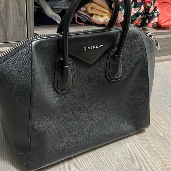 Givenchy Antigona Medium grain leather bag black - Picture 4 of 5